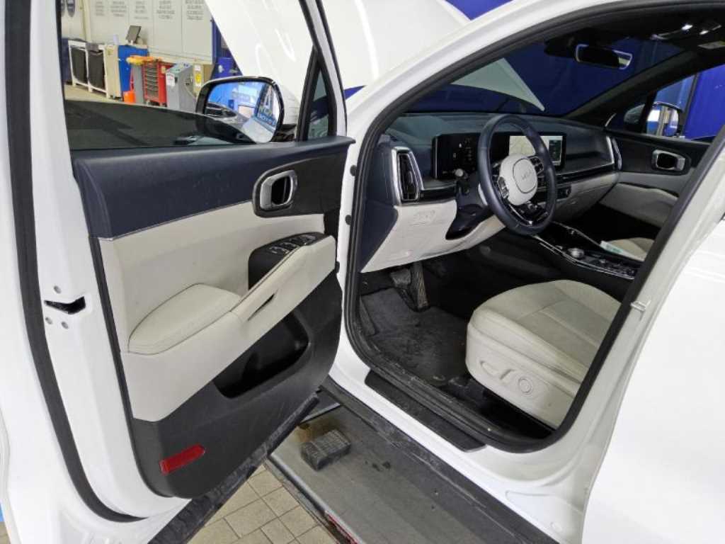KIA Sorento - Vista 8
