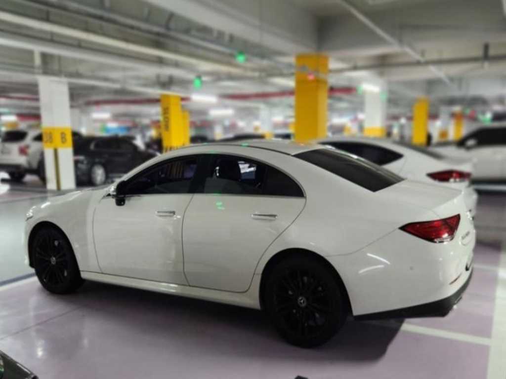 Mercedes Benz CLS Class - Vista 5