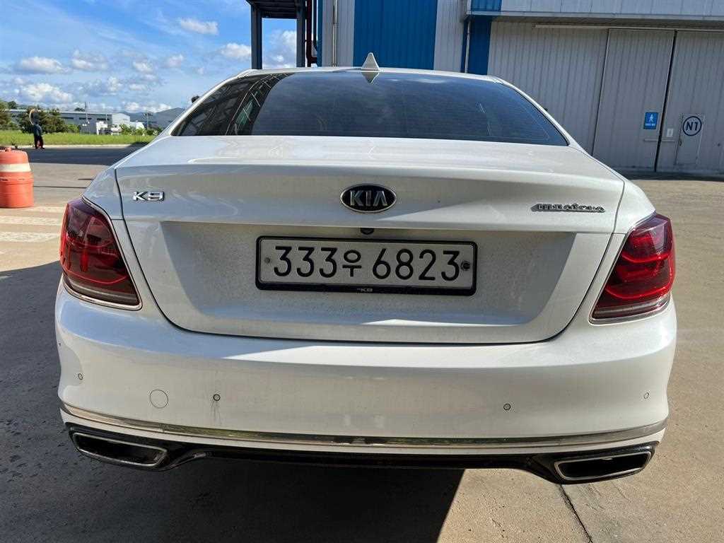 KIA K9 - Vista 3