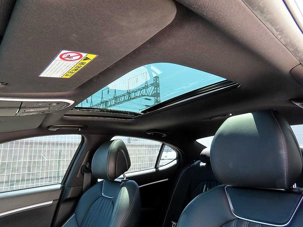 Genesis G70 2018 Negro - Importación desde Corea - HF Imports Iquique - Foto 18