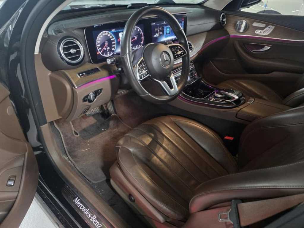 Mercedes Benz E class - Vista 9