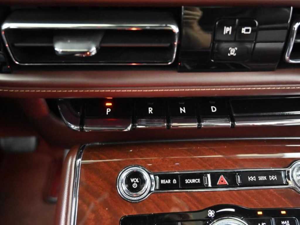 Lincoln Aviator - Vista 12