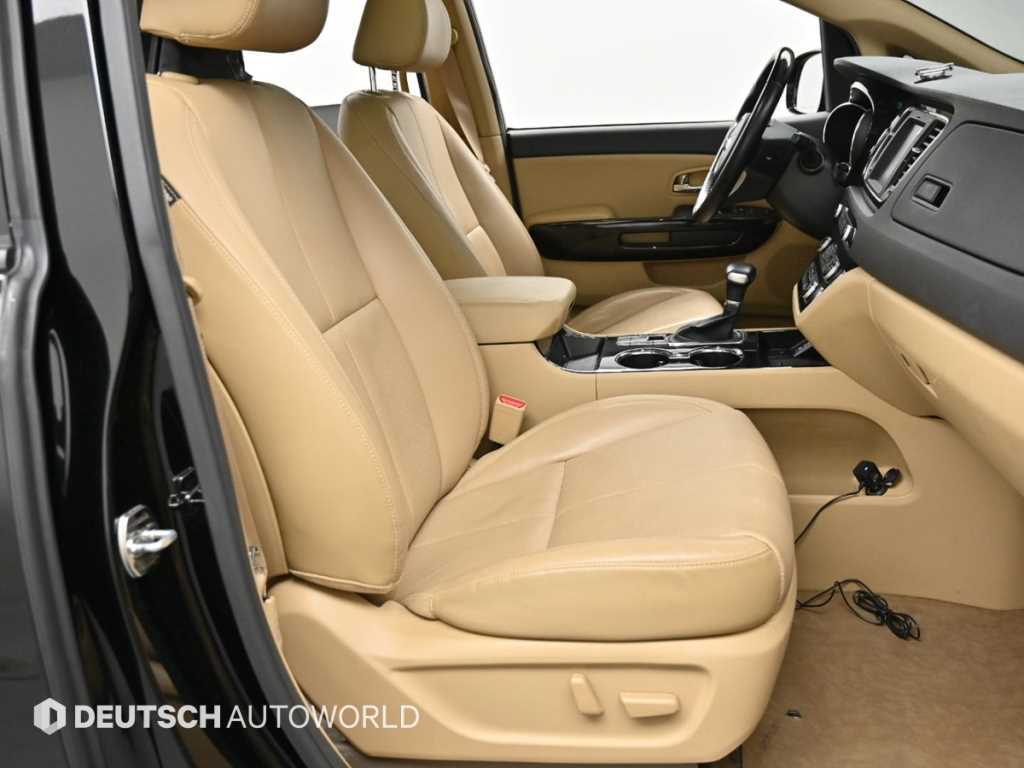 KIA Carnival - Vista 10