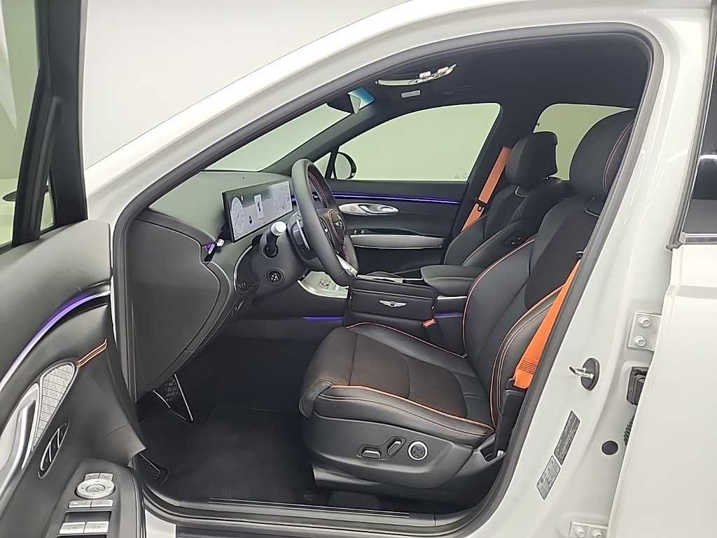 Genesis GV70 - Vista 11