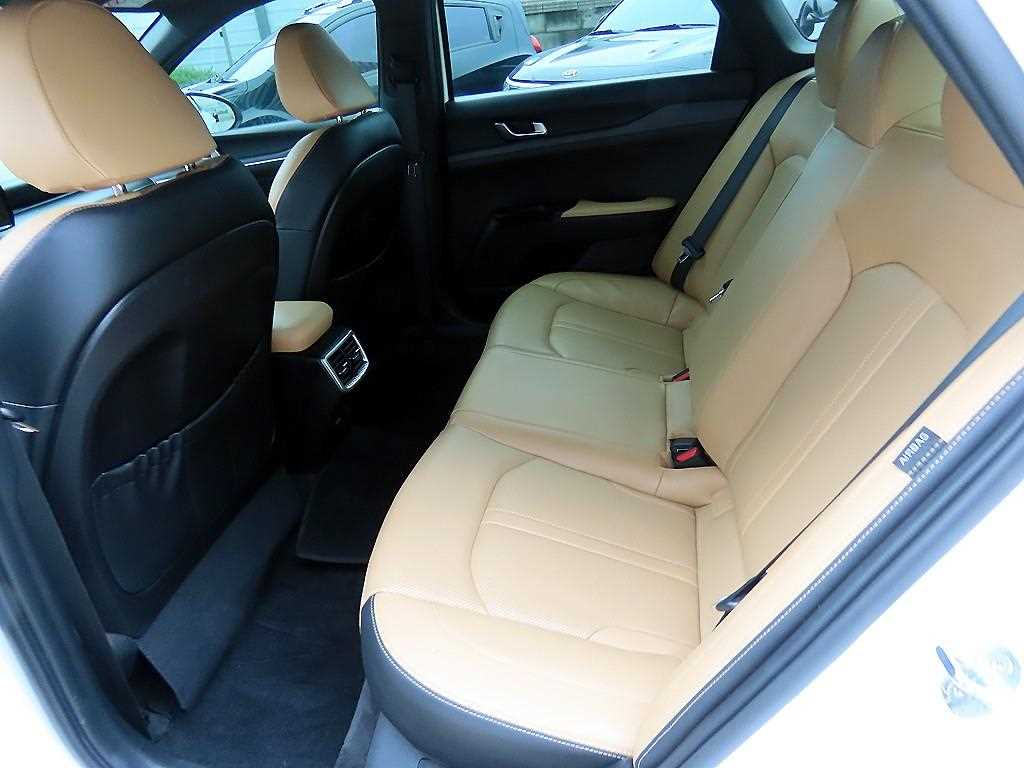 KIA K5 - Vista 6