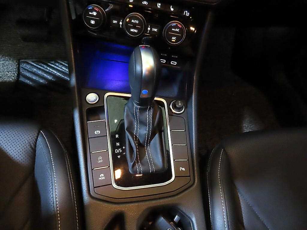 Volkswagen Jetta - Vista 12