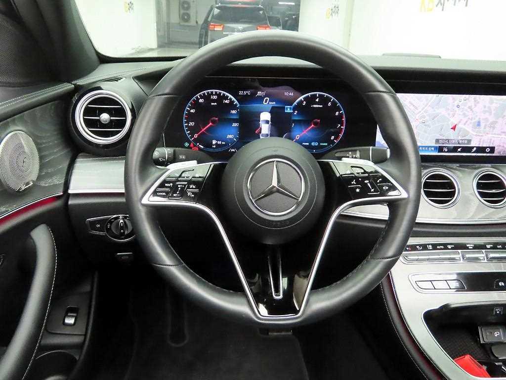 Mercedes Benz E class - Vista 7
