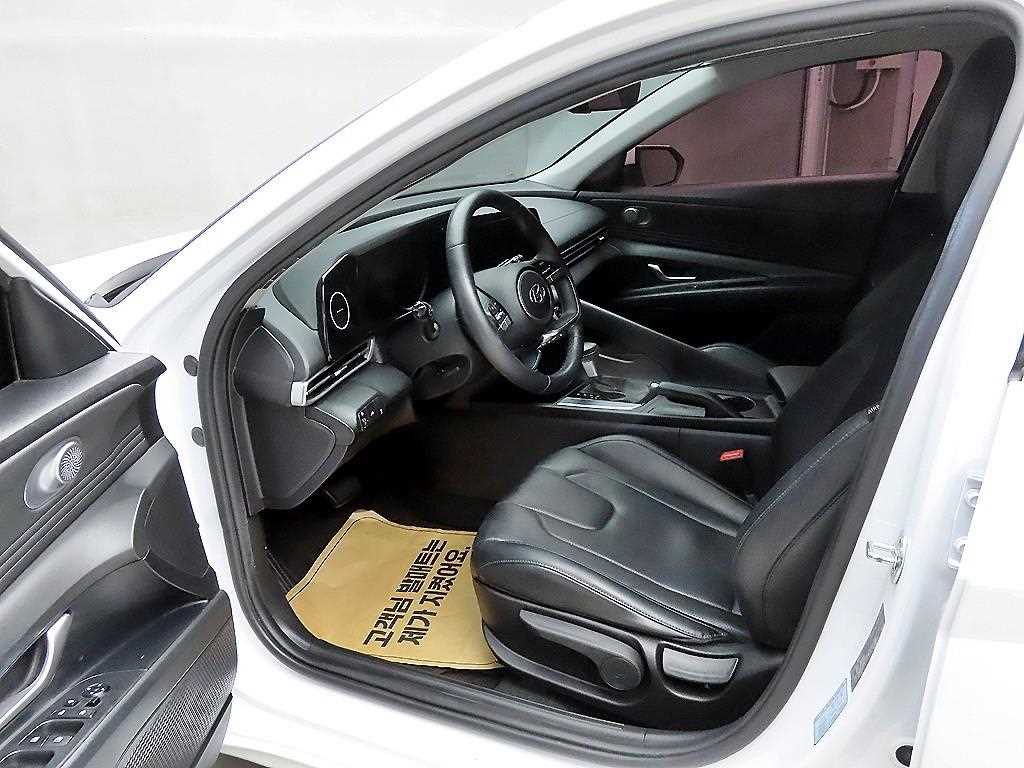HYUNDAI Avante - Vista 5
