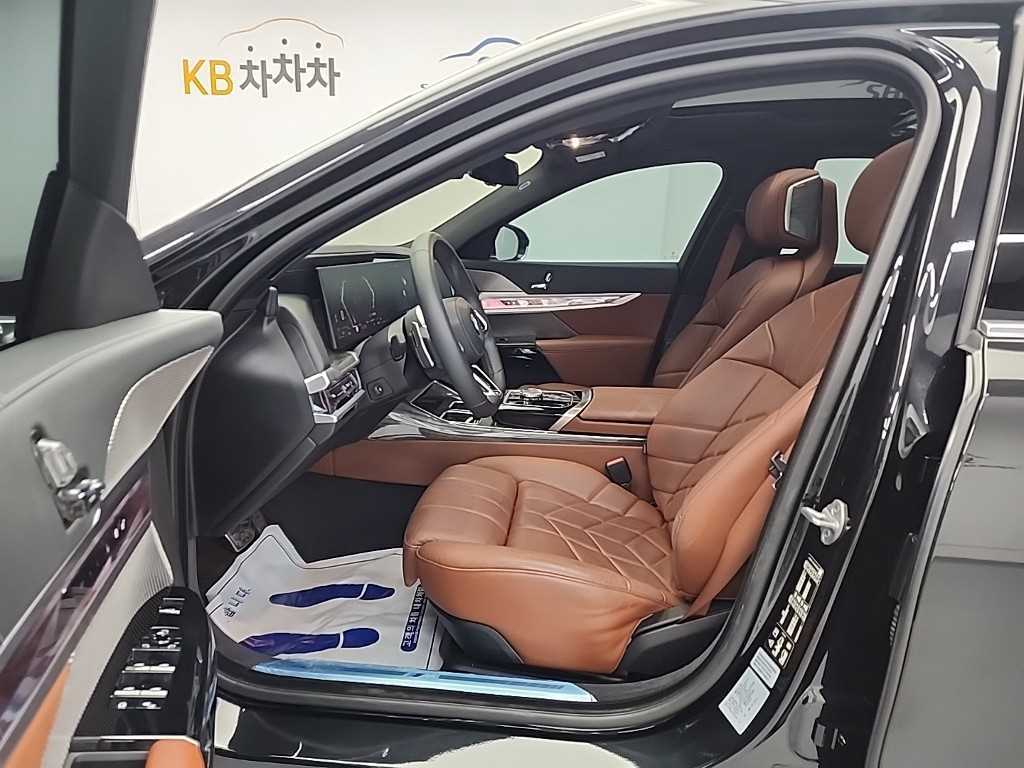BMW 7 Series - Vista 11