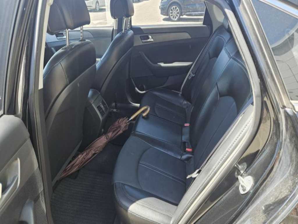 HYUNDAI Sonata - Vista 6