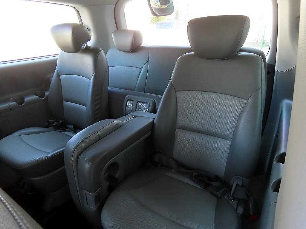 HYUNDAI Starex - Vista 7