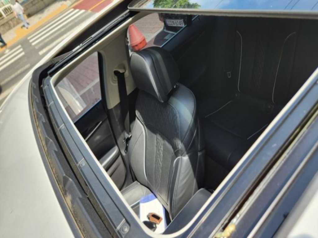 BMW 5 Series - Vista 5