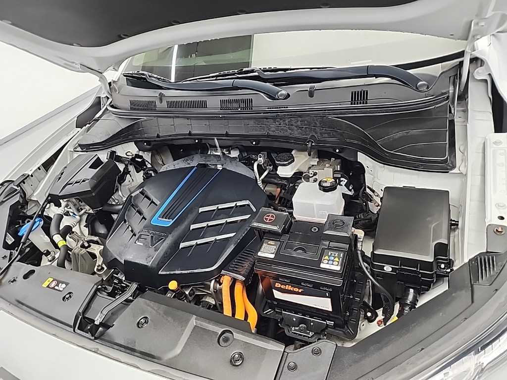 HYUNDAI Kona - Vista 5