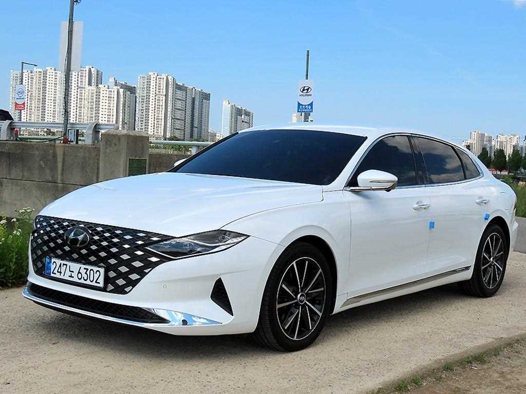 HYUNDAI Grandeur - Vista 2