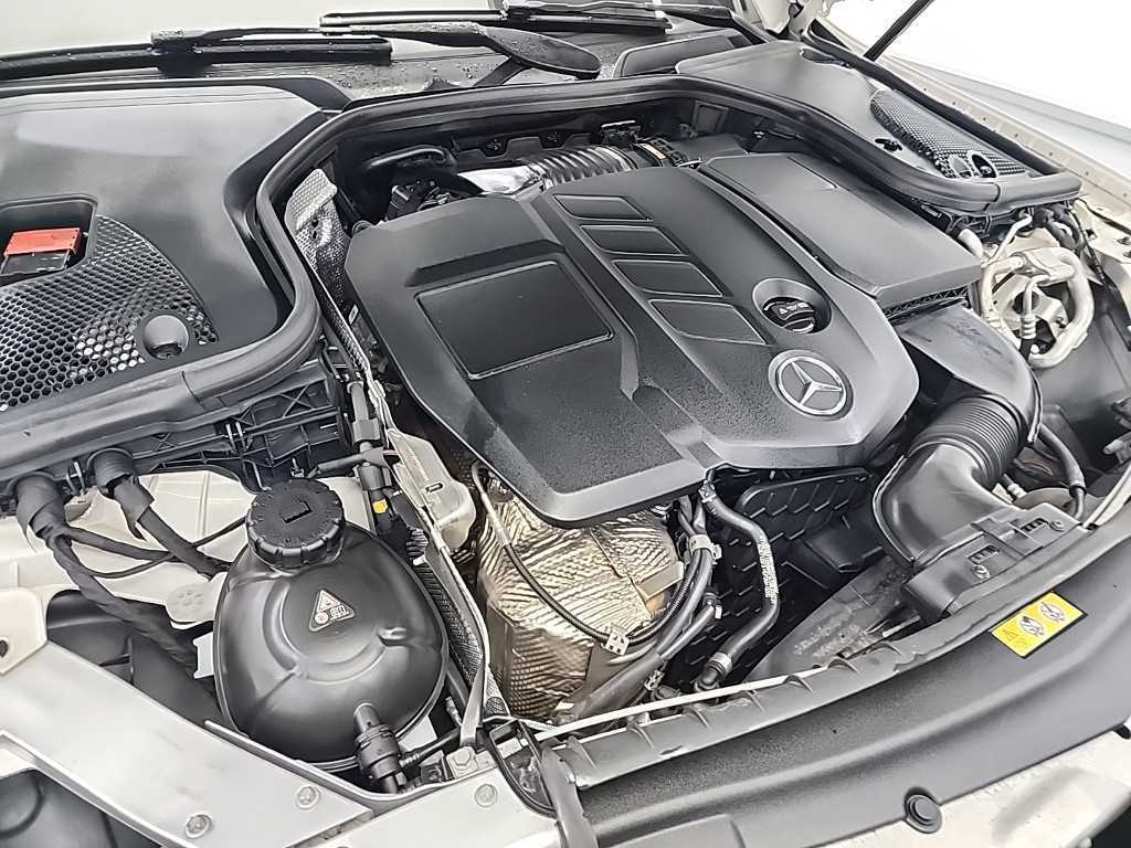 Mercedes Benz E class - Vista 5