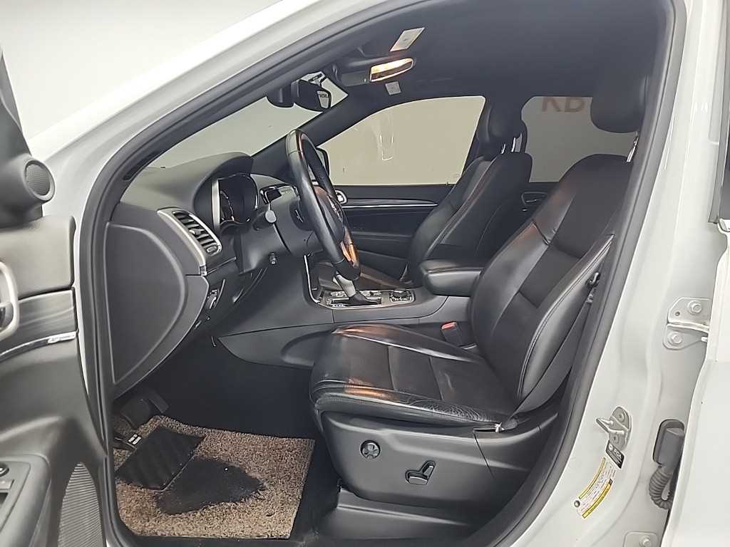 Jeep Cherokee - Vista 11