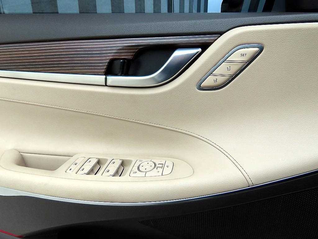 HYUNDAI Grandeur - Vista 11