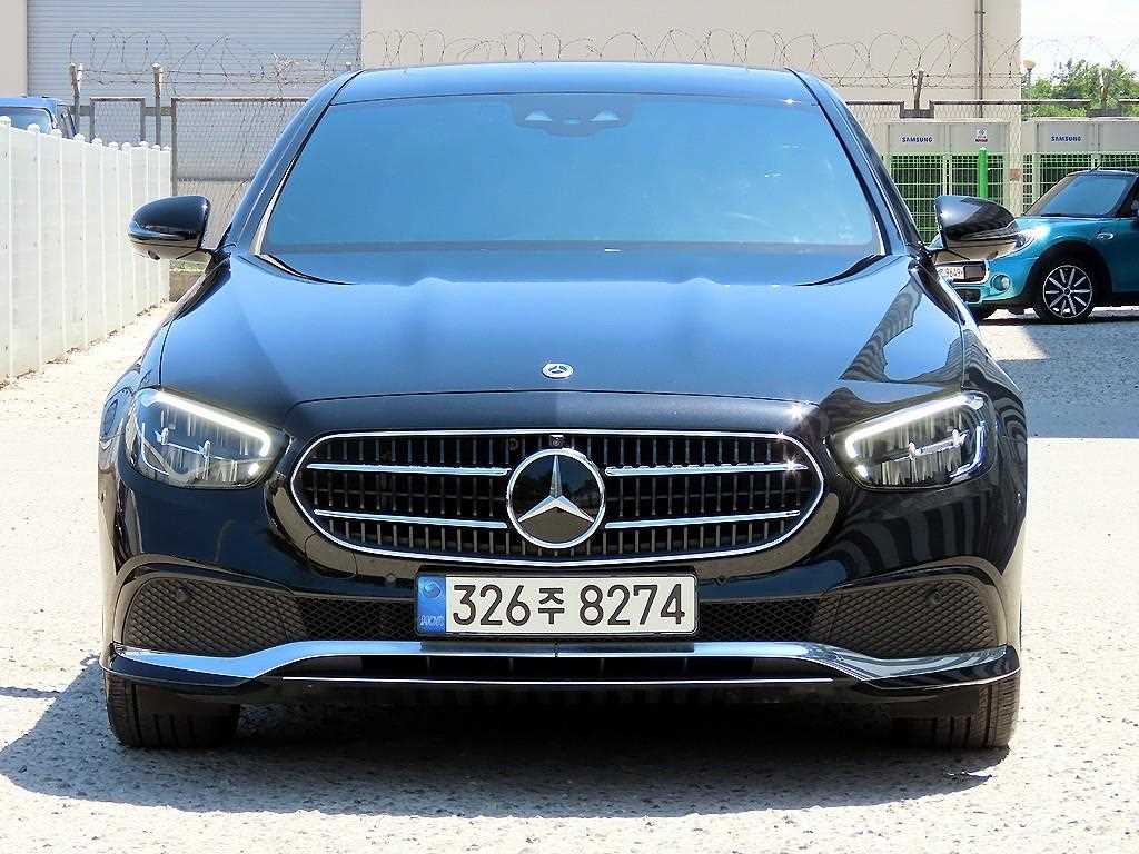 Mercedes Benz E class 2022 Negro - Importación desde Corea - HF Imports Iquique - Foto 1