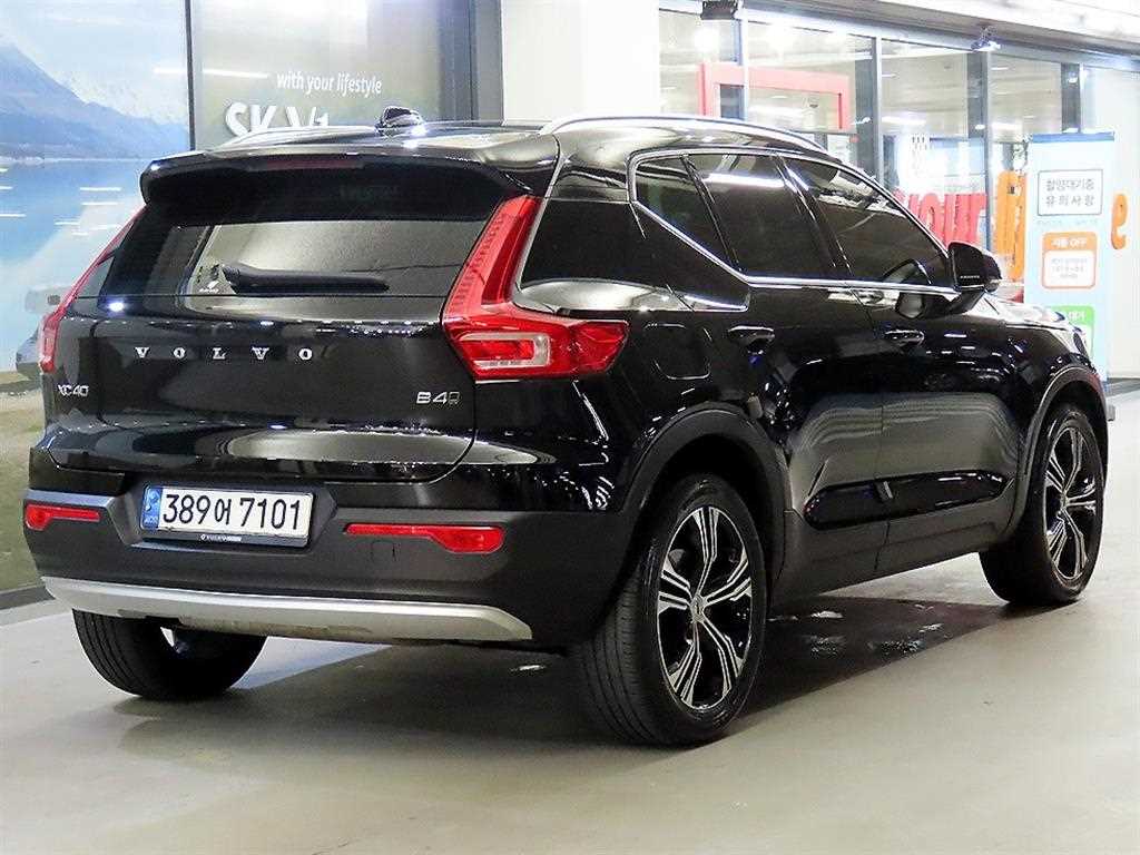 Volvo XC40 - Vista 4