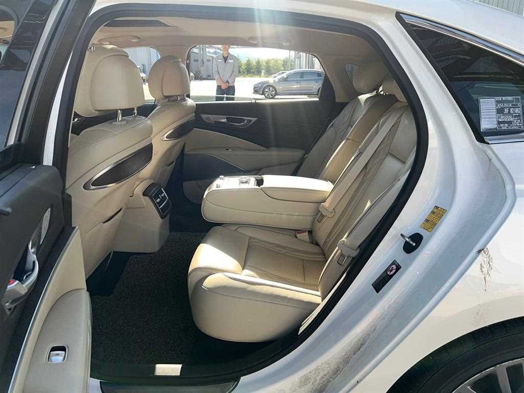 KIA K9 - Vista 5