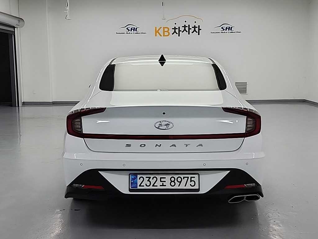HYUNDAI Sonata - Vista 3