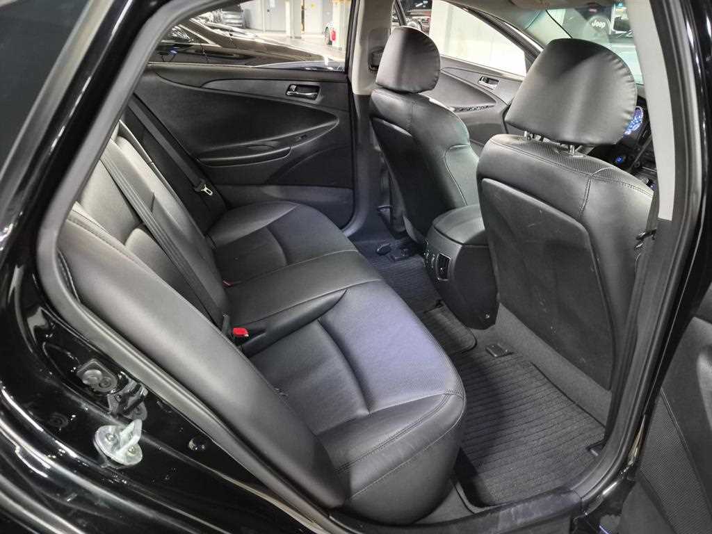 HYUNDAI Sonata - Vista 11