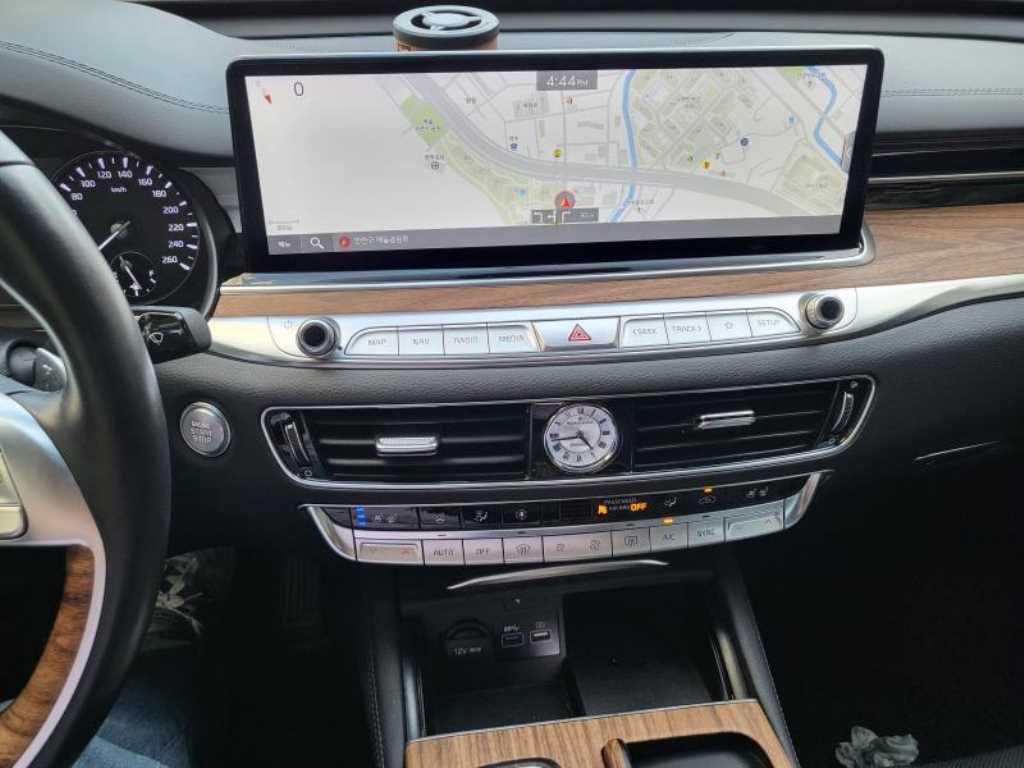 KIA K9 - Vista 8