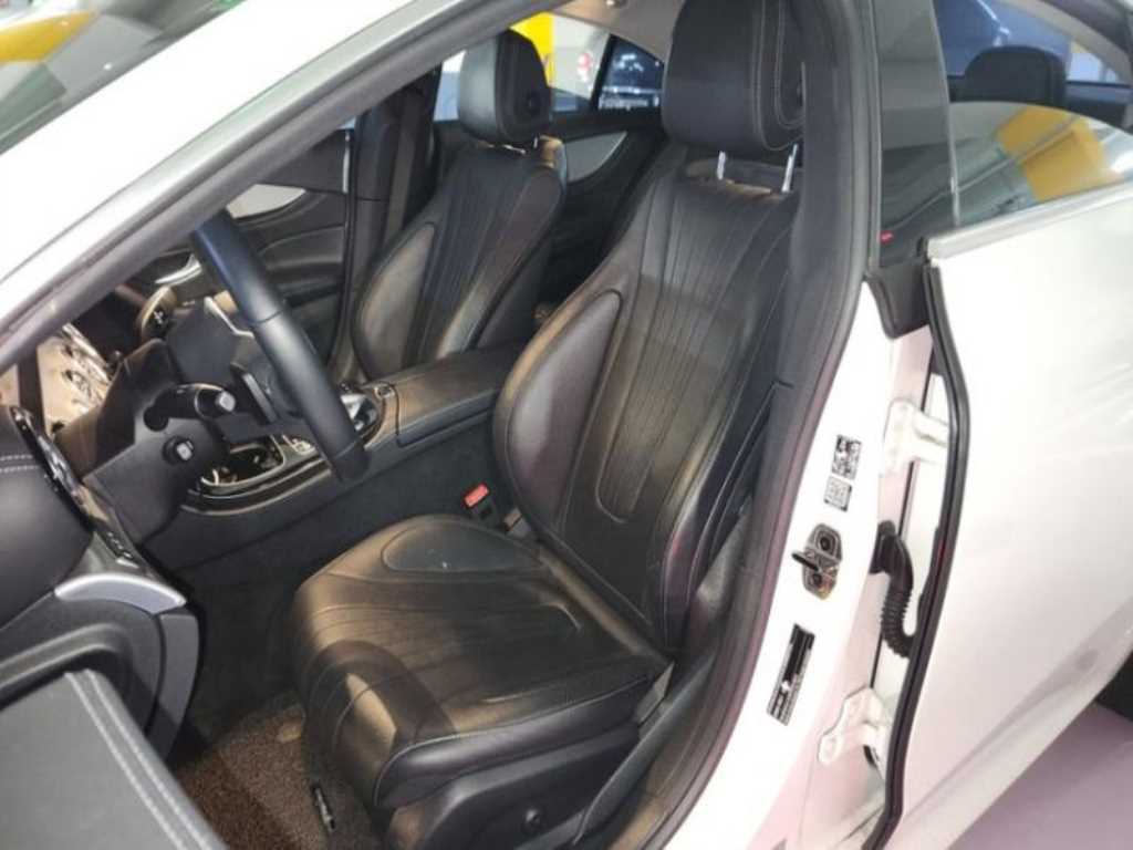 Mercedes Benz CLS Class - Vista 8