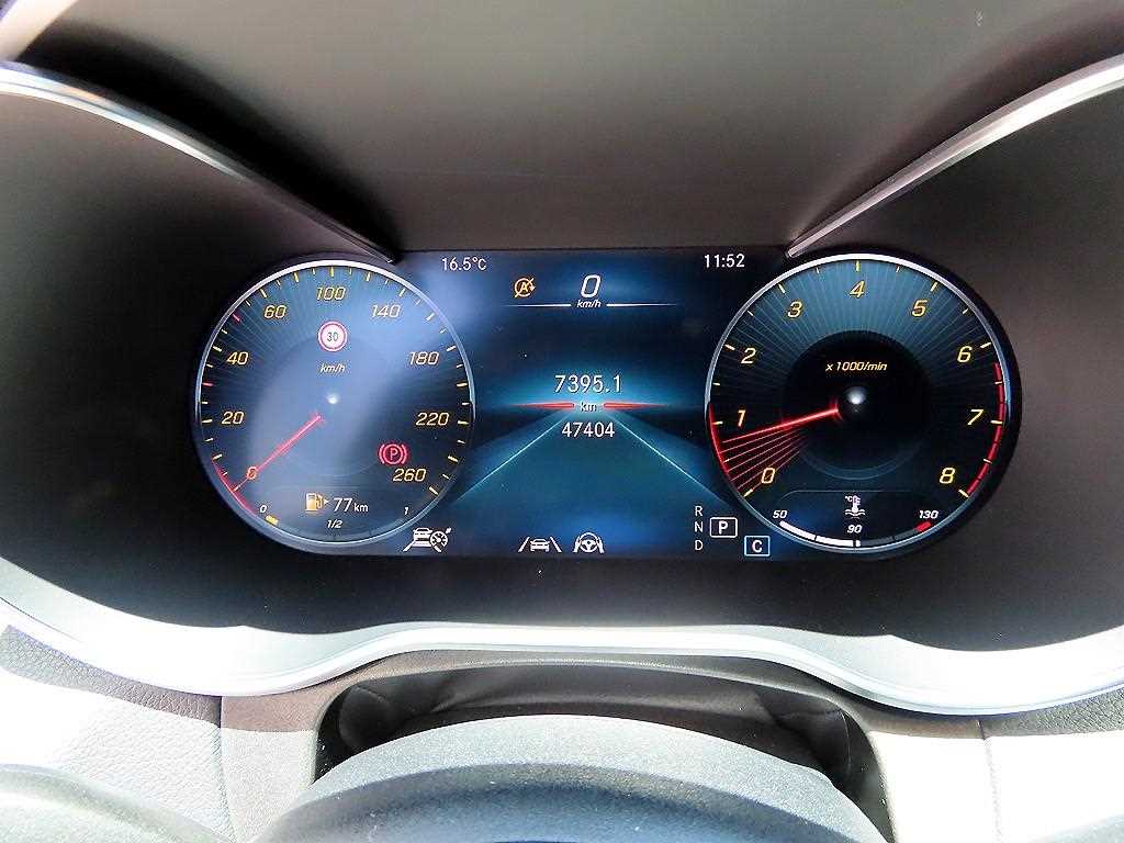 Mercedes Benz C Class - Vista 9