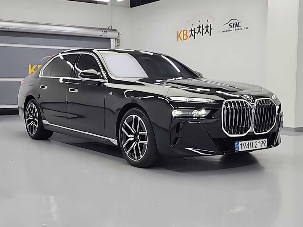 BMW 7 Series - Vista 3