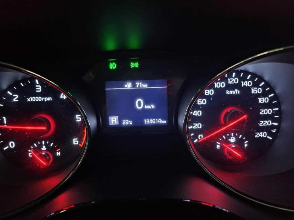 KIA Carnival - Vista 5
