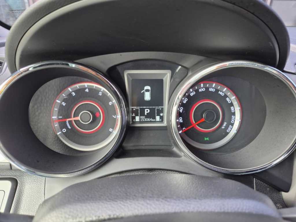 Ssangyong Tivoli - Vista 8