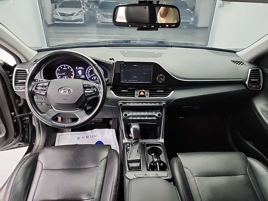 HYUNDAI Grandeur - Vista 7