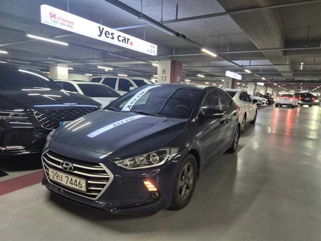 HYUNDAI Avante - Vista 2