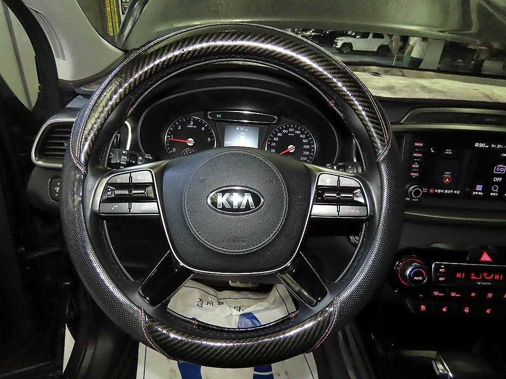 KIA Sorento - Vista 8