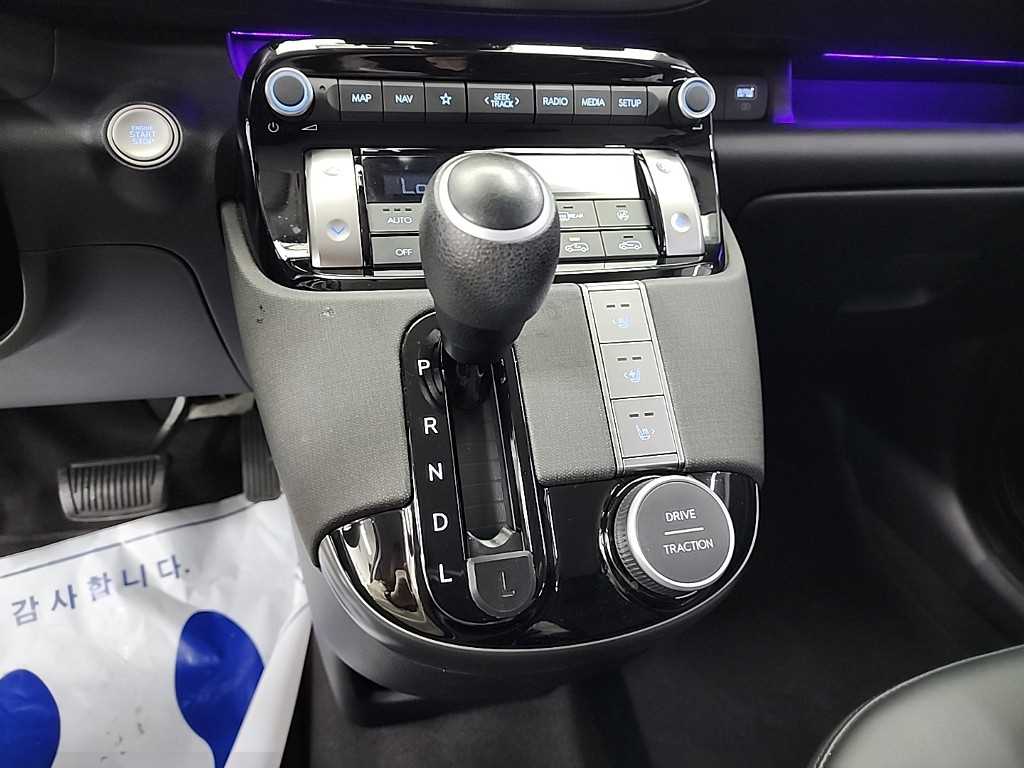 HYUNDAI Casper - Vista 8