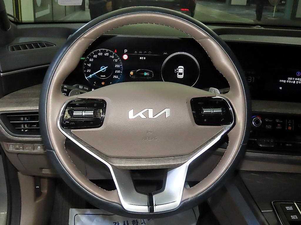 KIA K8 - Vista 8