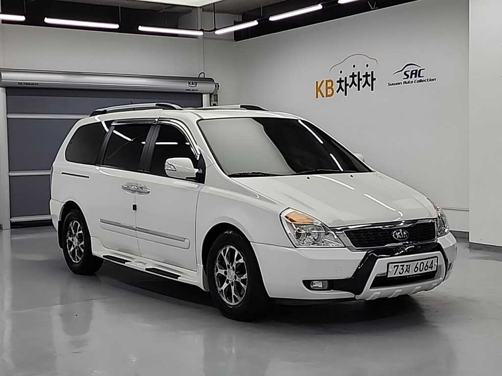 KIA Carnival - Vista 4