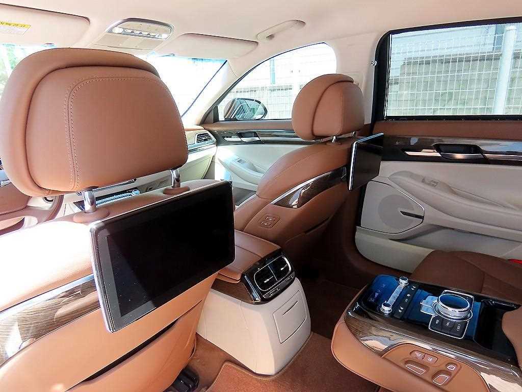 Genesis G90 - Vista 2