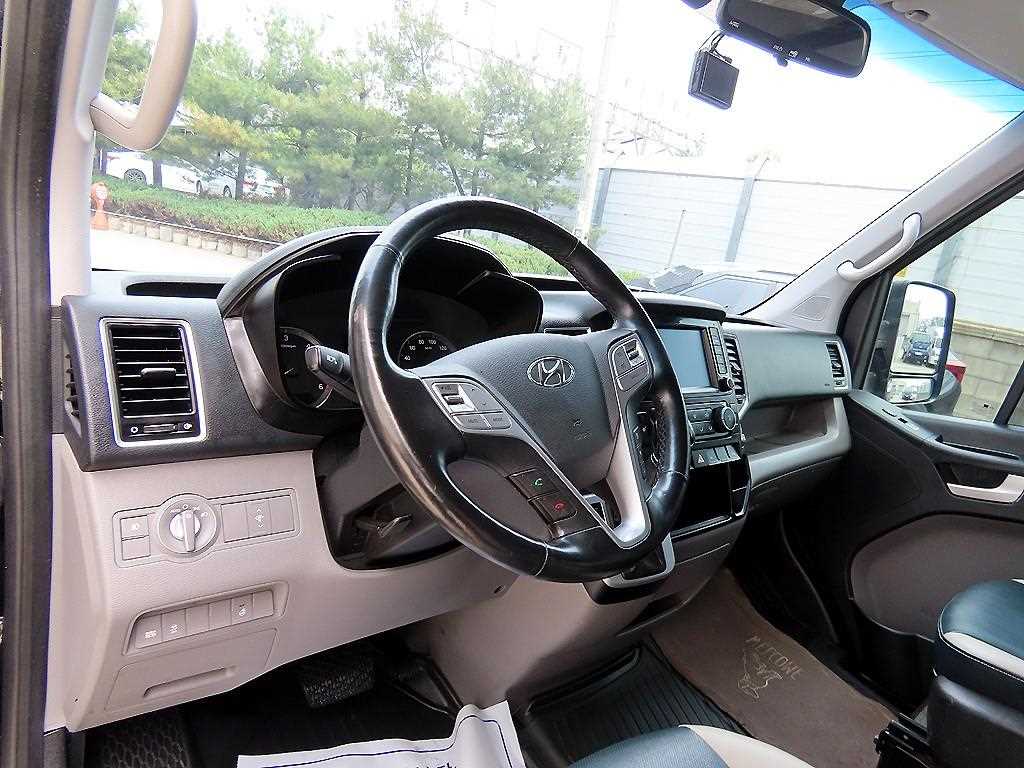 HYUNDAI Solati - Vista 8