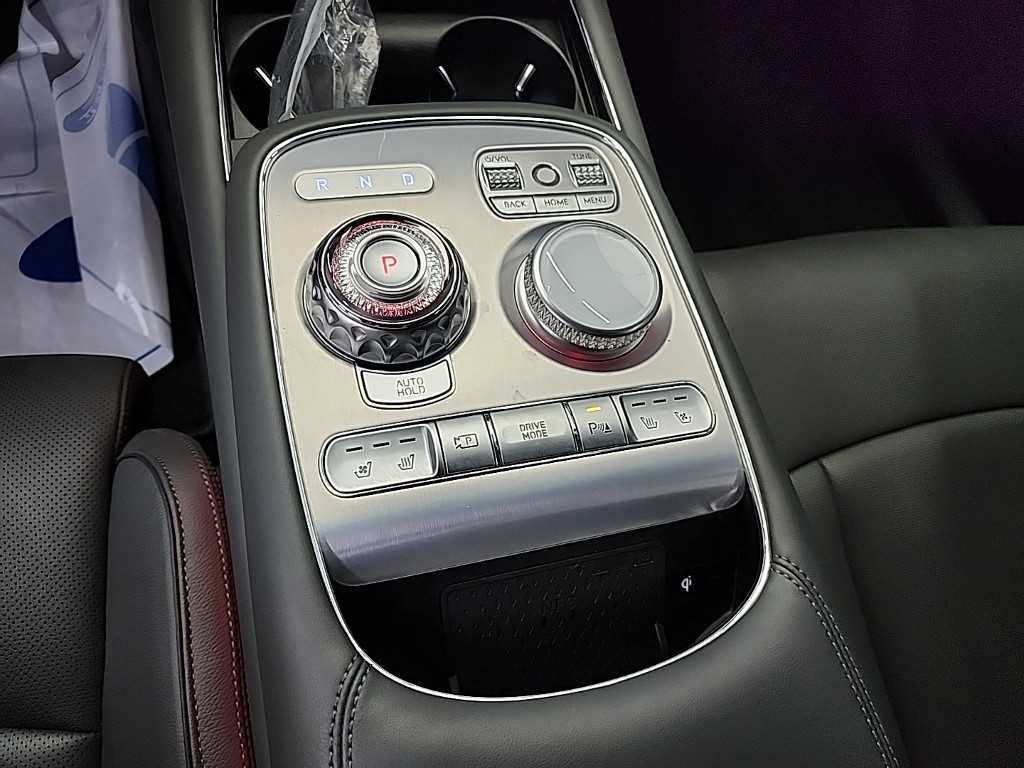Genesis G90 - Vista 8