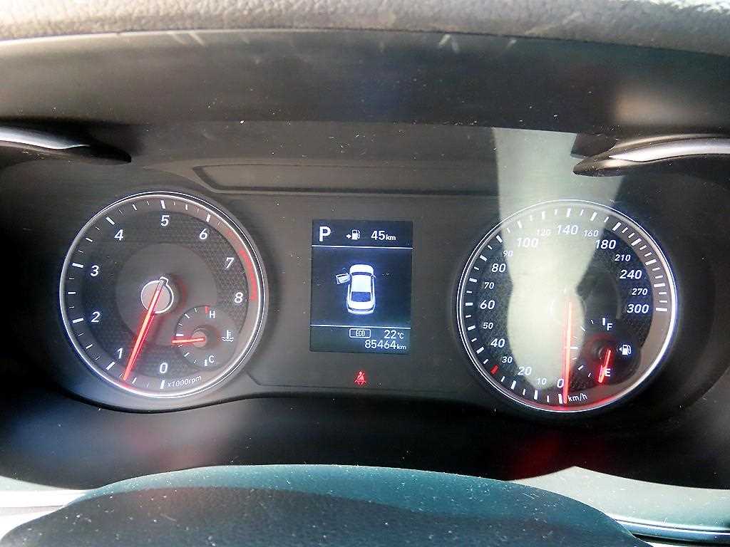 Genesis G70 - Vista 9