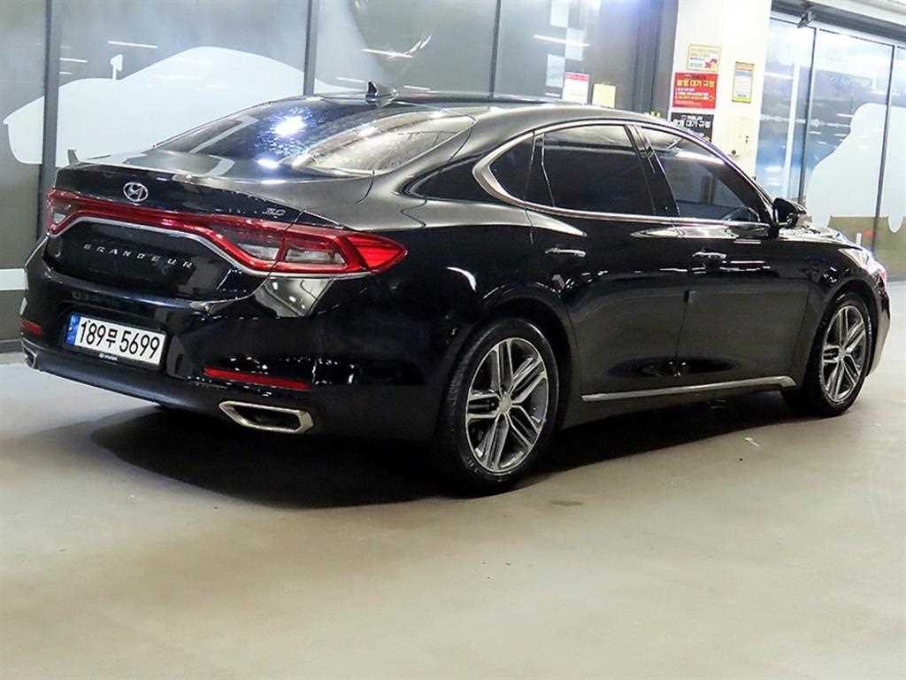HYUNDAI Grandeur - Vista 4