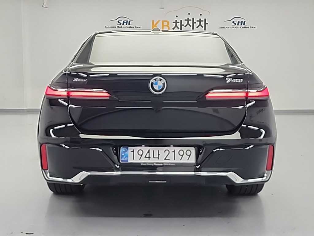 BMW 7 Series - Vista 2