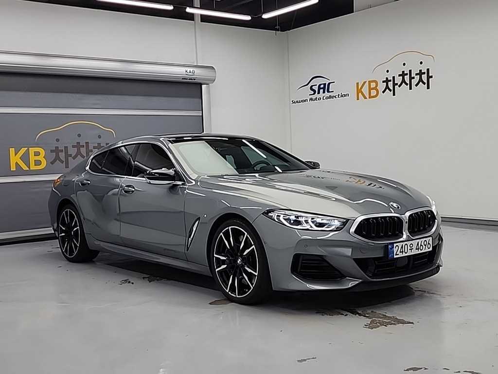 BMW 8 Series - Vista 4