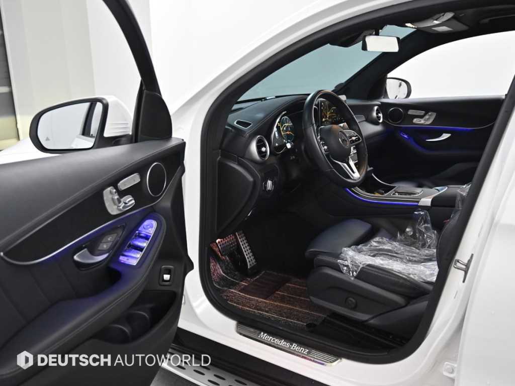 Mercedes Benz GLC Class - Vista 11