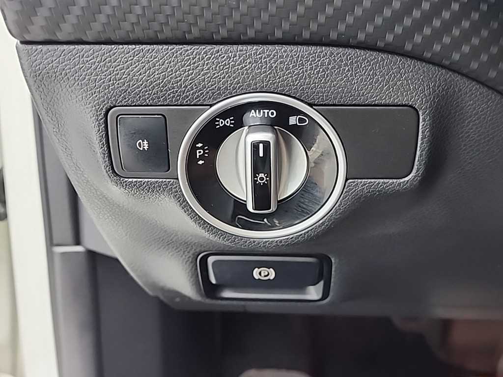 Mercedes Benz A Class 2015 Blanco - Importación desde Corea - HF Imports Iquique - Foto 18
