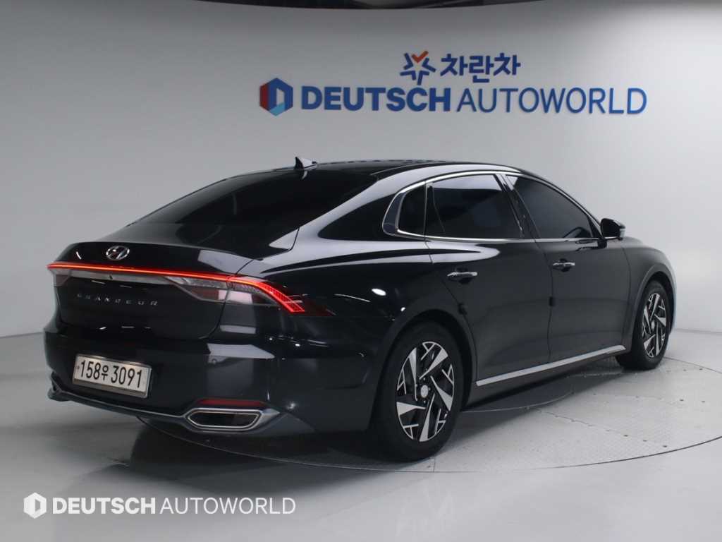 HYUNDAI Grandeur - Vista 2
