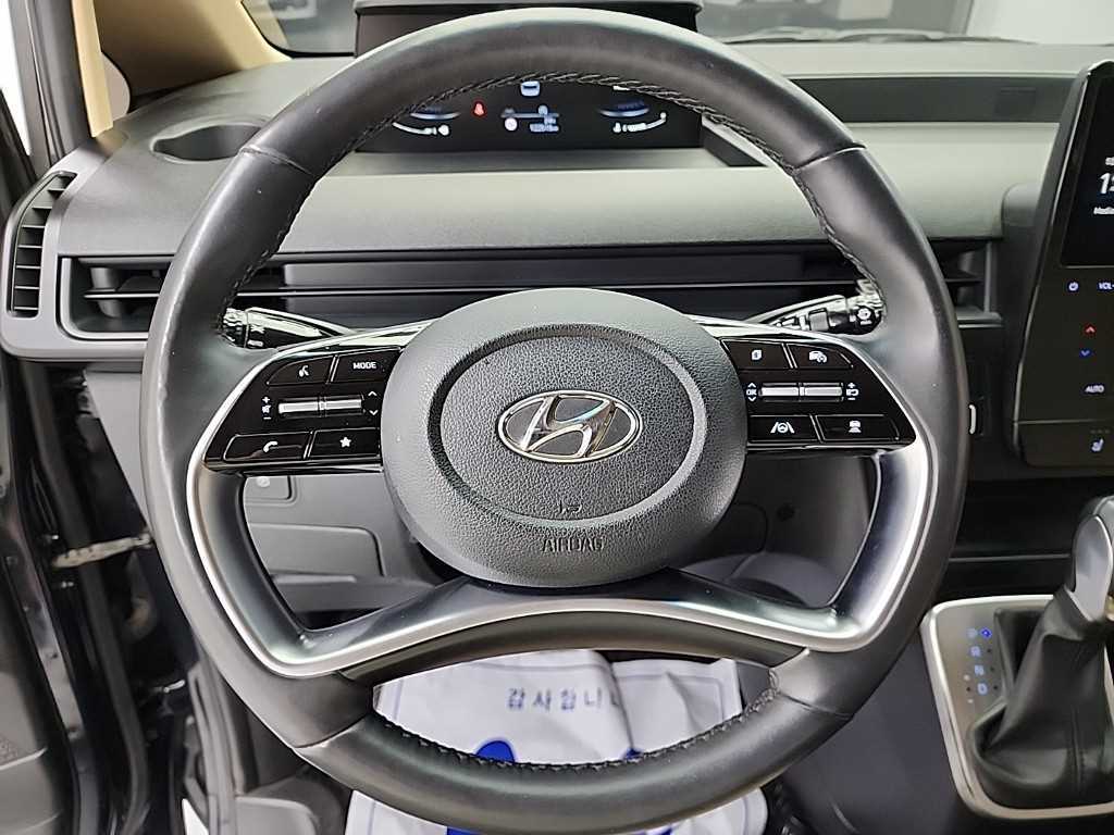 HYUNDAI Staria - Vista 9