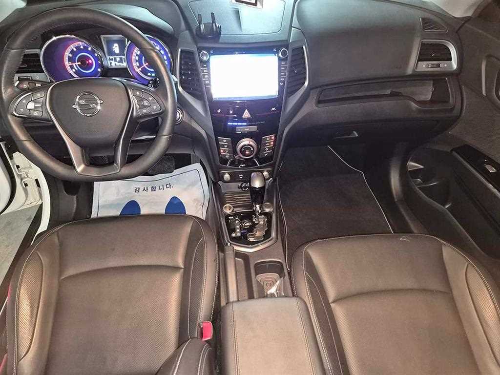 Ssangyong Tivoli - Vista 10